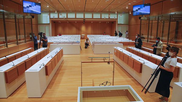 Visita de periodistas a la sala de audiencias del Tribunal Especial de París este 27 de agosto Visita de periodistas a la sala de audiencias del Tribunal Especial de París este 27 de agosto