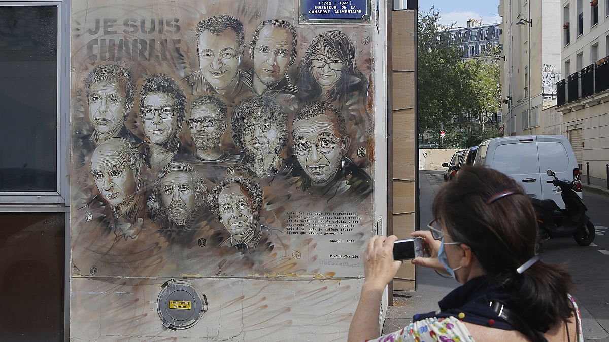 Emoción en el primer día del juicio Charlie Hebdo