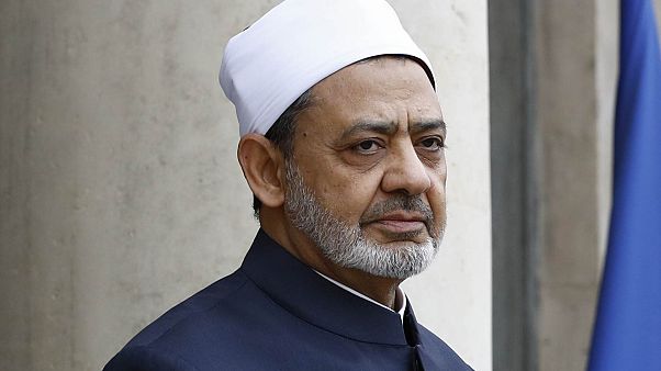 شيخ الأزهر أحمد محمد الطيب في زيارة إلى باريس، 24 مايو / أيار 2016 شيخ الأزهر أحمد محمد الطيب في زيارة إلى باريس، 24 مايو / أيار 2016