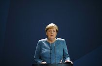 Меркель призывает Москву к ответу