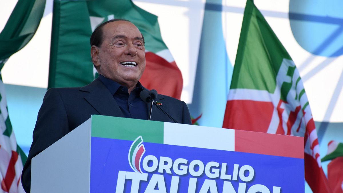 İtalya’nın eski başbakanlarından Silvio Berluscon