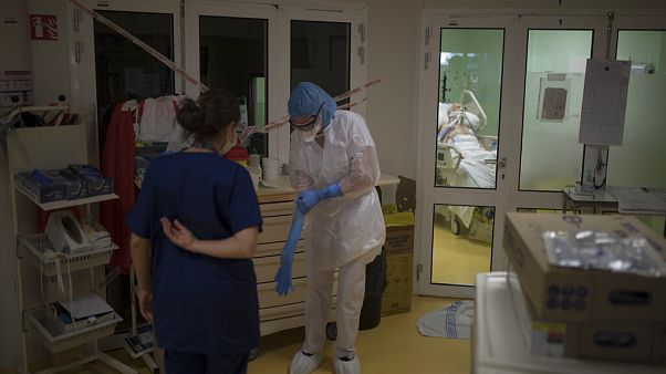 Νοσοκομείο στο Παρίσι Νοσοκομείο στο Παρίσι