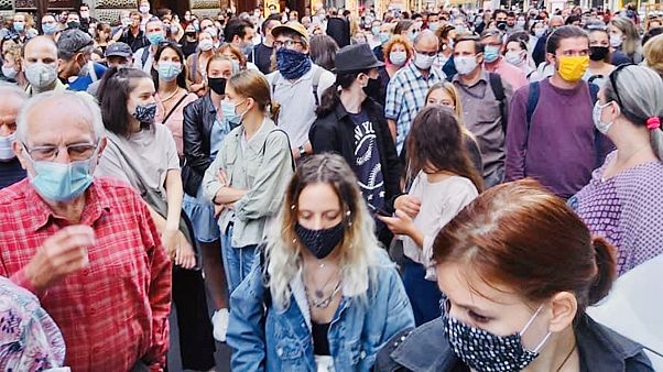 Tüntetés az SZFE Vas utcai épülete előtt, 2020. szeptember 2. Tüntetés az SZFE Vas utcai épülete előtt, 2020. szeptember 2.