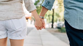 توصيات صحية كندية بوضع الكمامة خلال العلاقات الجنسية