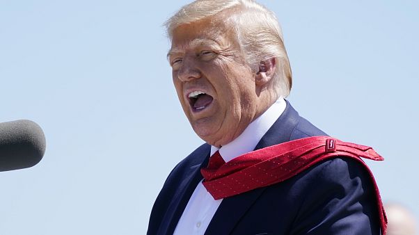 الرئيس دونالد ترامب يتحدث إلى حشد من المؤيدين في مطار مينيابوليس سانت بول الدولي في مينيابوليس. الرئيس دونالد ترامب يتحدث إلى حشد من المؤيدين في مطار مينيابوليس سانت بول الدولي في مينيابوليس.