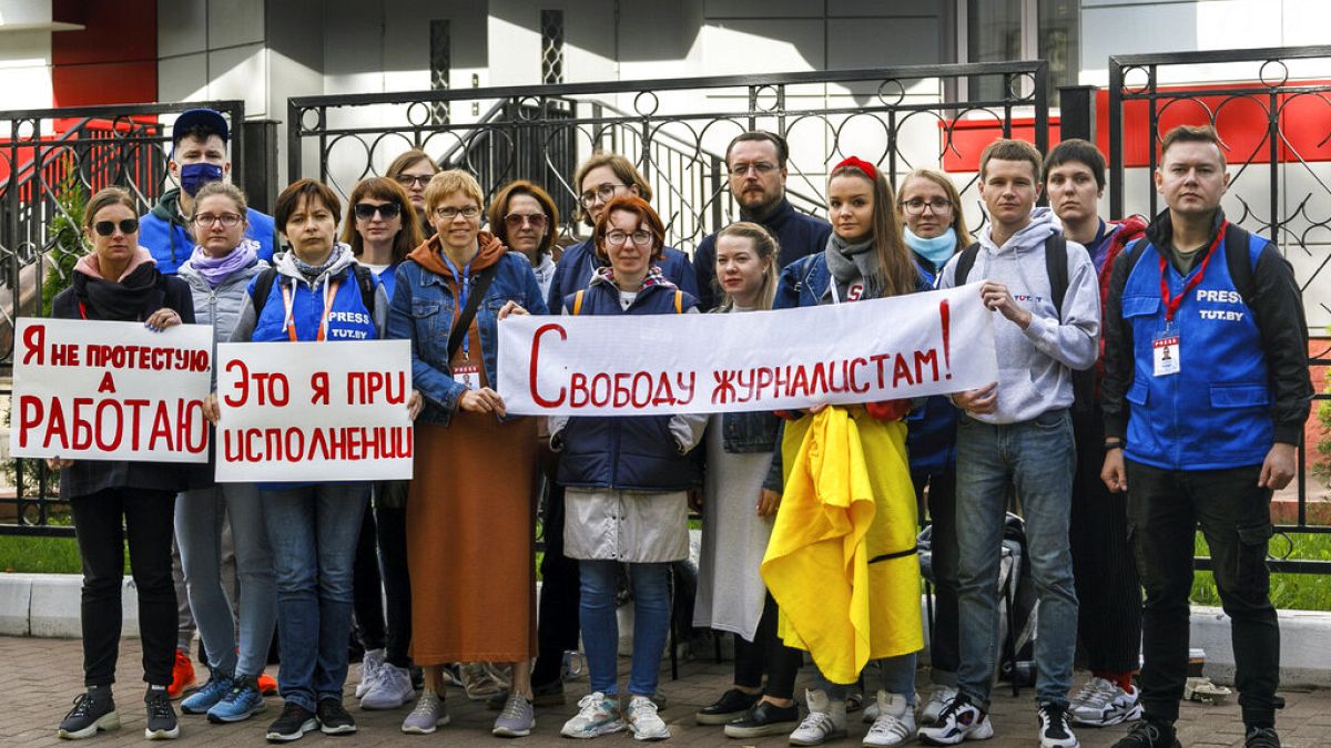 Az újságírók letartóztatása ellen tüntető riporterek, Minszk, 2020. szeptember 2.