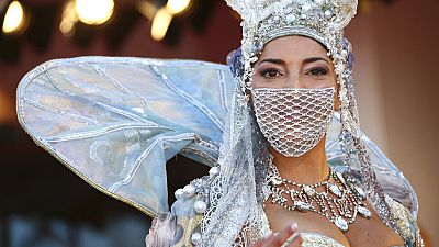 Filmfestspiele von Venedig: Maske als Modegegenstand
