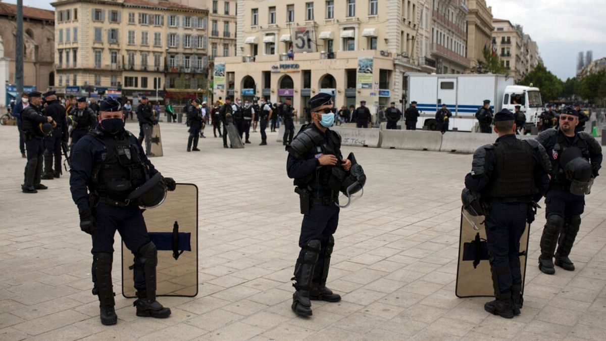 ماموران پلیس فرانسه