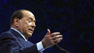 Berlusconi: "infezione polmonare blanda, ma situazione è confortante"