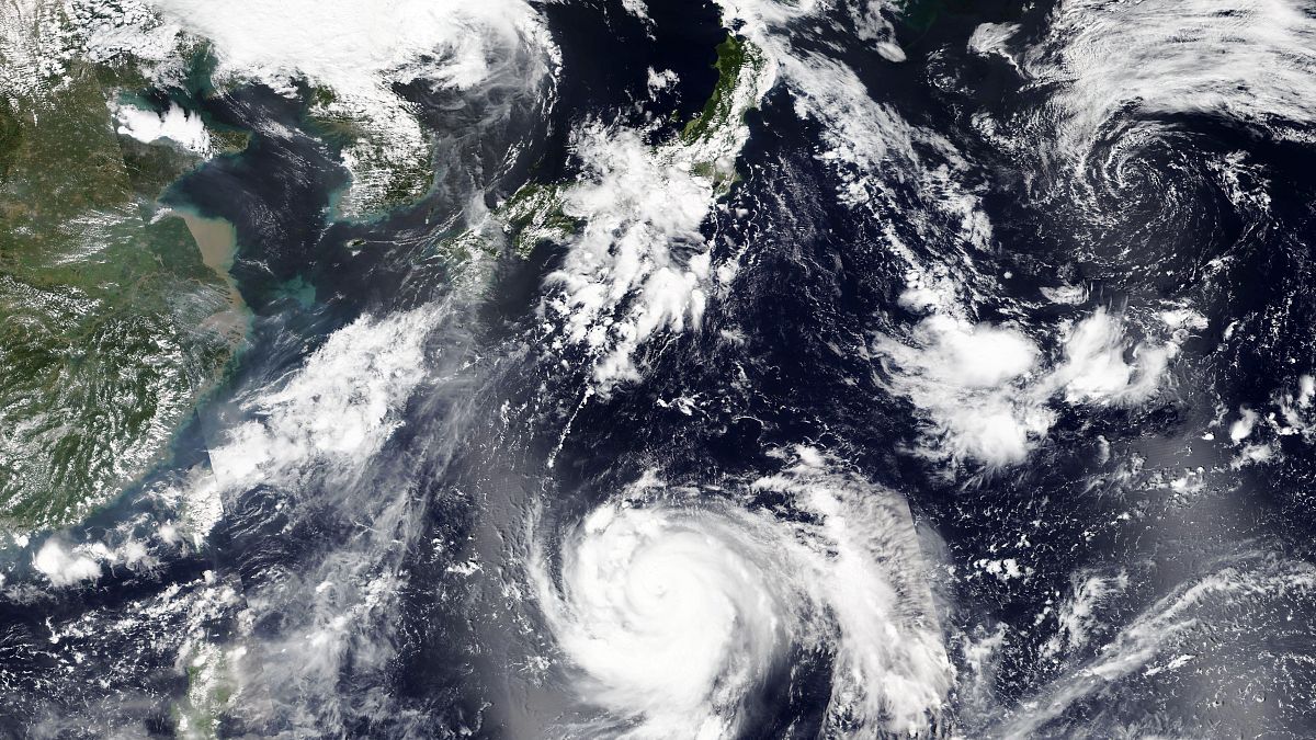صورة لإعصار من خلال الأقمار الصناعية