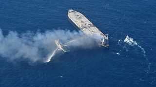 Пожар на борту танкера с 2 млн баррелей нефти взят под контроль
