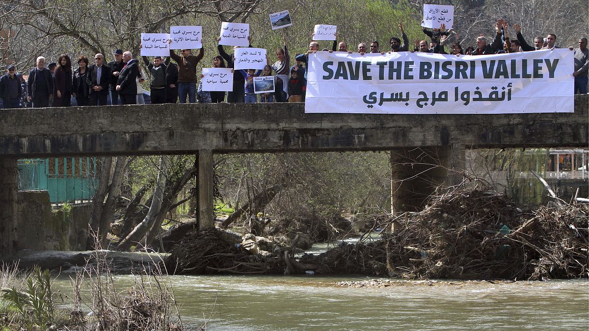 ناشطون يعربون عن خشيتهم من تداعيات بناء السدّ