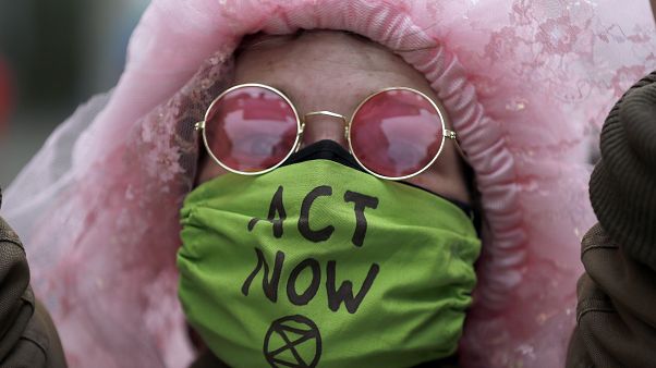 Nyomdákat vett blokád alá az Extinction Rebellion Nyomdákat vett blokád alá az Extinction Rebellion