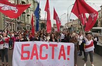 Bélarus : marche des femmes contre Loukachenko