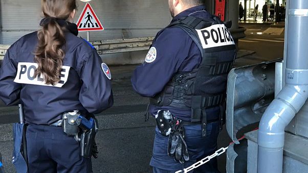 Policiers en patrouille à Lyon Policiers en patrouille à Lyon