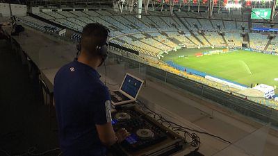  DJ Frank на футбольном стадионе.