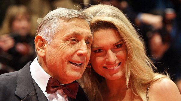 Jiří Menzel és 40 évvel fiatalabb felesége, Olga Menzelová Jiří Menzel és 40 évvel fiatalabb felesége, Olga Menzelová