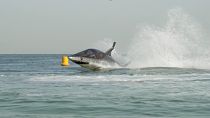 Приручить "акулу": в Дубае катаются на Seabreacher