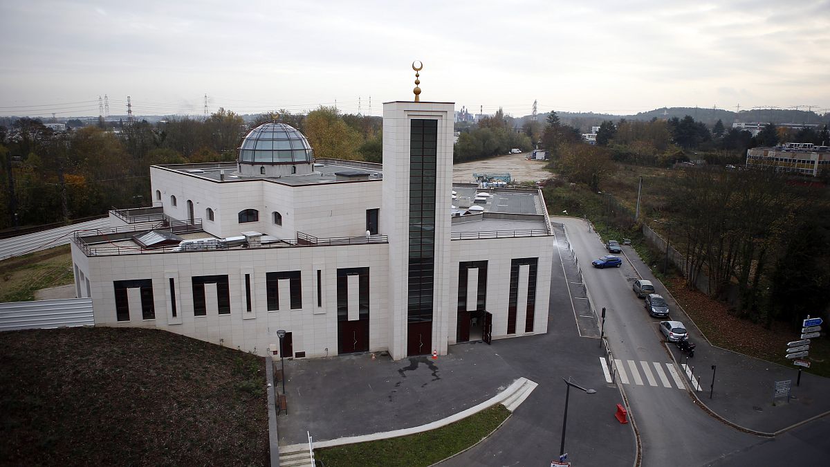 مسجد في جنوب باريس تم بناؤه وفقا لمعايير التنمية المستدامة في ماسي، جنوب باريس