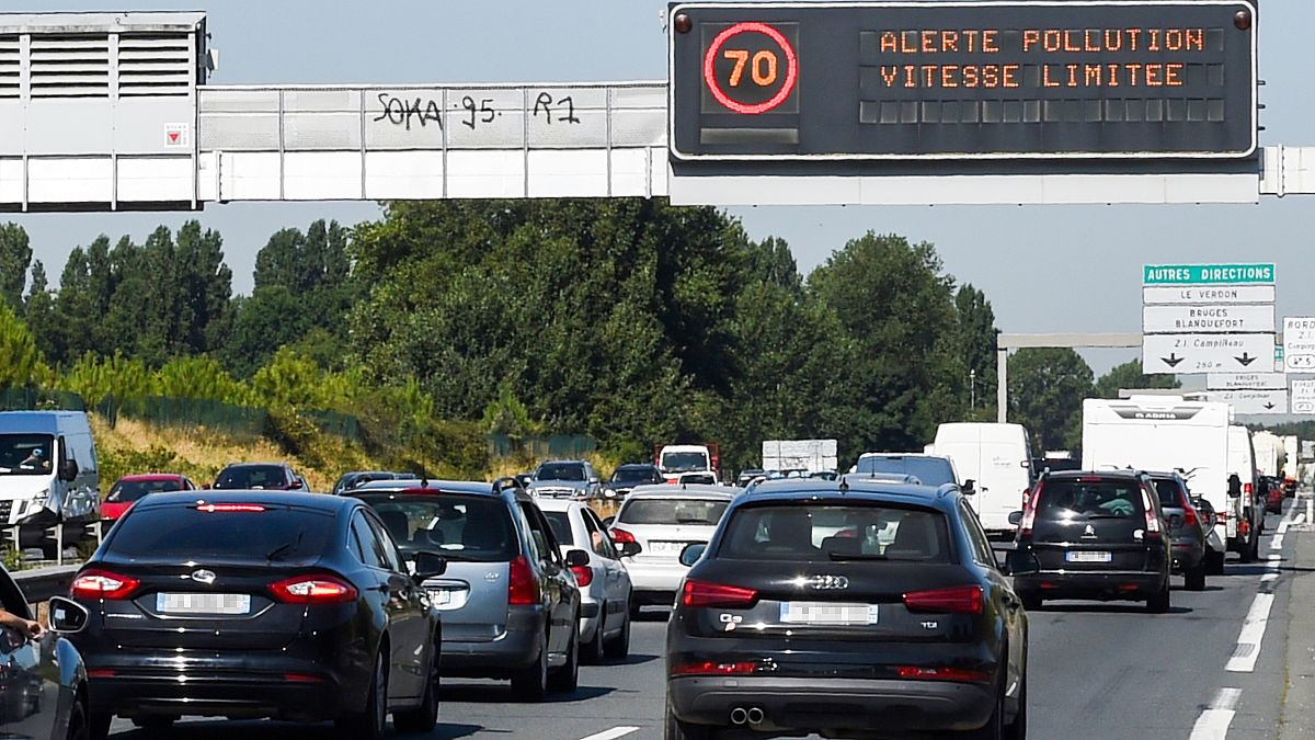  رسالة "تحذير من التلوث على الطريق الدائري لمدينة بوردو في فرنسا