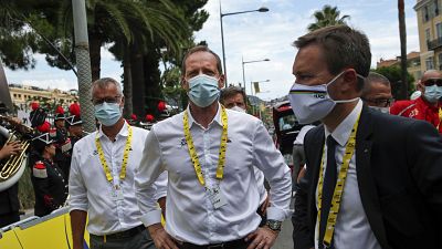 Tour de France-Direktor hat Covid-19, Fahrer alle negativ getestet  