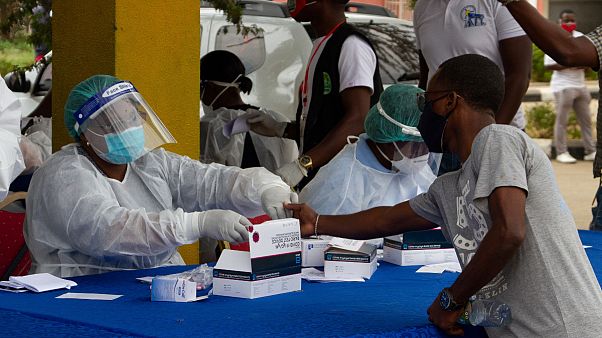 Realização de testes à Covid-19 em Luanda no final de agosto Realização de testes à Covid-19 em Luanda no final de agosto
