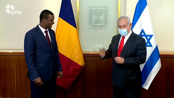 رئيس الوزراء الإسرائيلي بنيامين نتنياهو يستقبل في القدس وفداً تشادياً برئاسة عبد الكريم إدريس ديبي، أحد أبناء الرئيس التشادي رئيس الوزراء الإسرائيلي بنيامين نتنياهو يستقبل في القدس وفداً تشادياً برئاسة عبد الكريم إدريس ديبي، أحد أبناء الرئيس التشادي