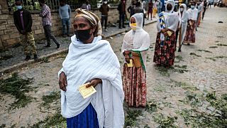 سيدات ينتظرن الإدلاء بأصواتهن في انتخابات تيغري في إثيوبيا 9 سبتمبر 2020
