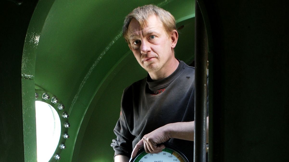 تصویری از پیتر مدسن، مهندس و مخترع دانمارکی در زیردریایی ساختهٔ خودش، اوت ۲۰۱۷