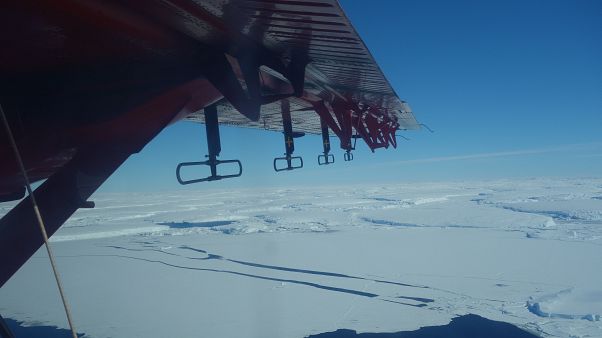 El glaciar en enero, durante la misión de exploración y cartografiado El glaciar en enero, durante la misión de exploración y cartografiado