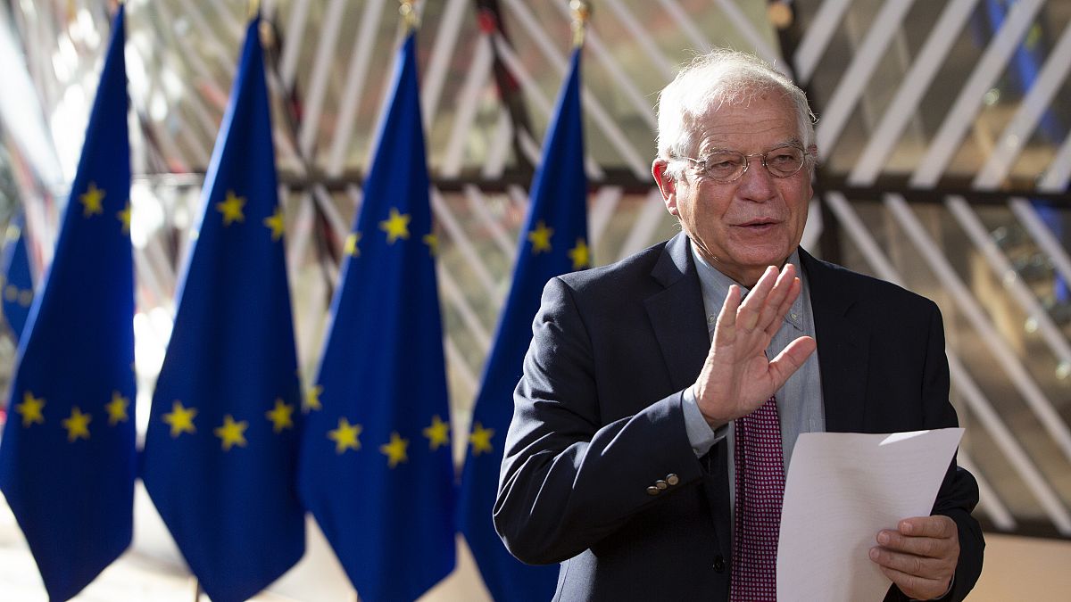 رشيس السياسية الخارجية للاتحاد الأوروبي جوزيف بوريل عند مبنى المجلس الأوروبي في بروكسل. 2020/07/13