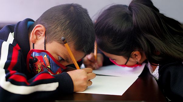 Gyerekek tanulnak Mexikóvárosban Gyerekek tanulnak Mexikóvárosban