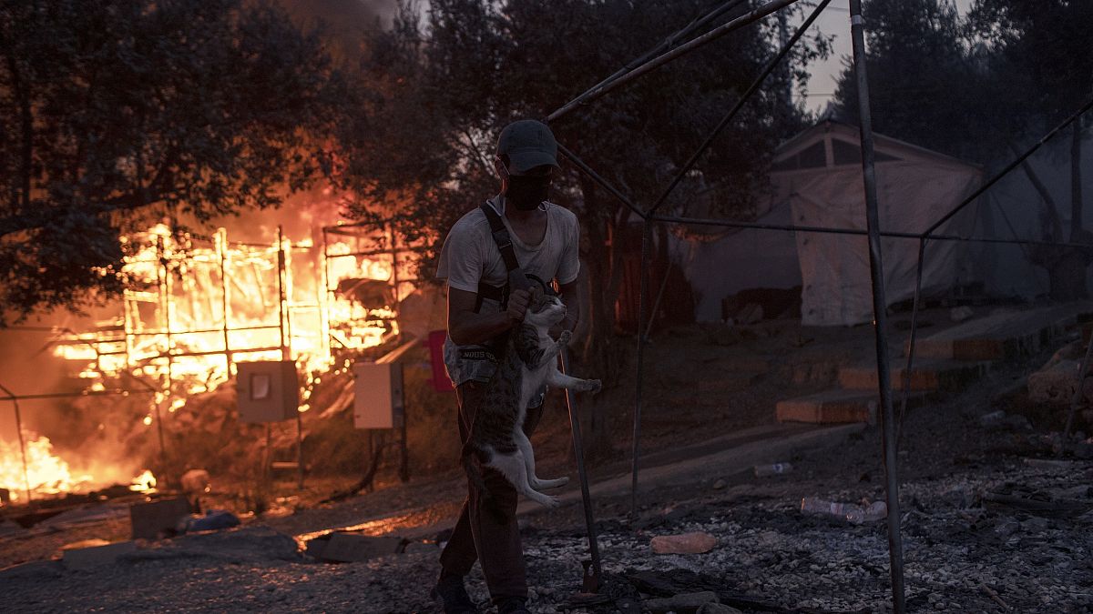 Un nuevo incendio asola el campo de refugiados de Moria