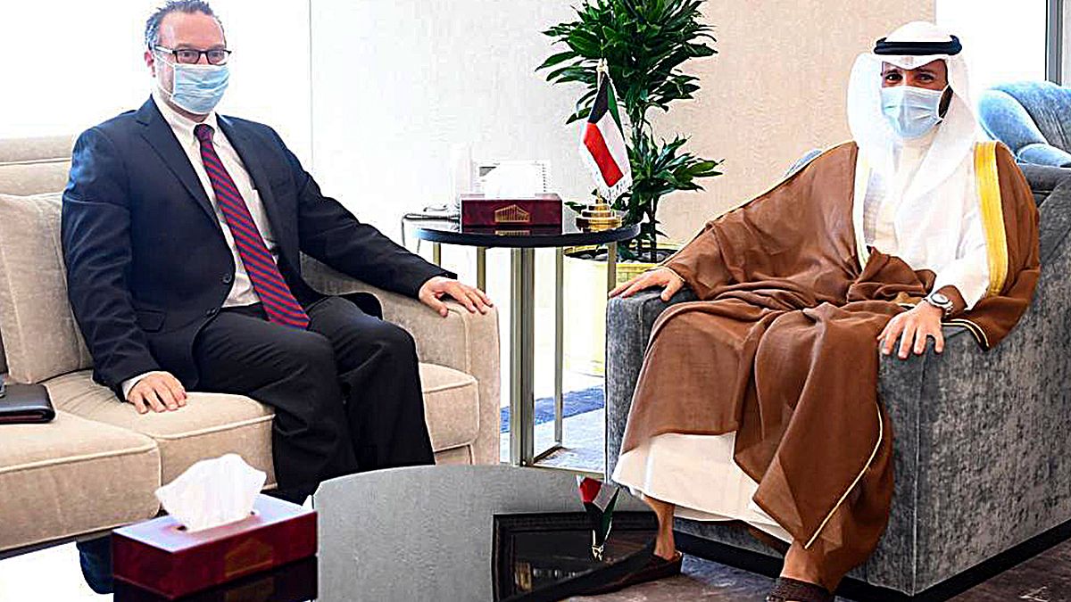 رئيس مجلس الأمة الكويتي مرزوق الغانم مع ديفيد شينكر