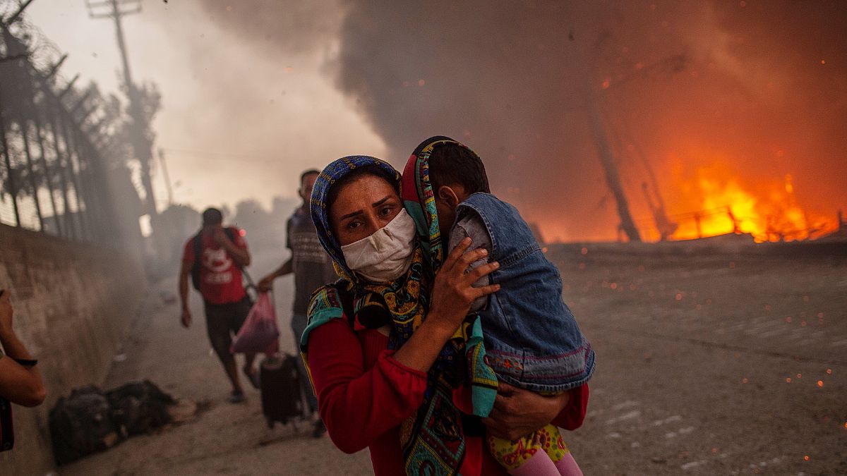 Yunanistan'daki Moria sığınmacı kampında tekrar yangın çıktı