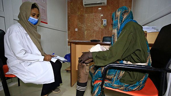 المريضة خديجة أحمد في مركز أبحاث المايستوما بمدينة سوبا السودانية المريضة خديجة أحمد في مركز أبحاث المايستوما بمدينة سوبا السودانية