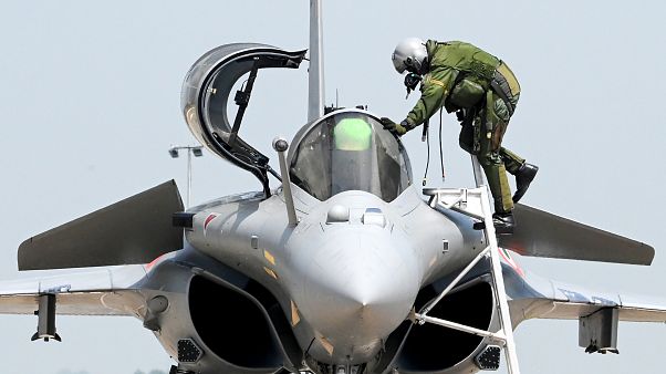 Hindistan'ın Fransa'dan aldığı 36 Rafale jetinin beşi teslim edildi Hindistan'ın Fransa'dan aldığı 36 Rafale jetinin beşi teslim edildi
