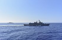 Griechische Kriegsschiffe im Mittelmeer