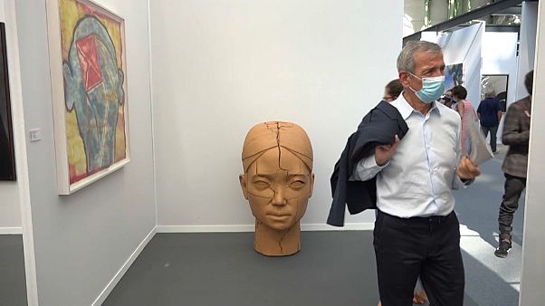 نمایشگاه هنر معاصر «آرت پاریس آرت فِر» بالاخره باز شد نمایشگاه هنر معاصر «آرت پاریس آرت فِر» بالاخره باز شد