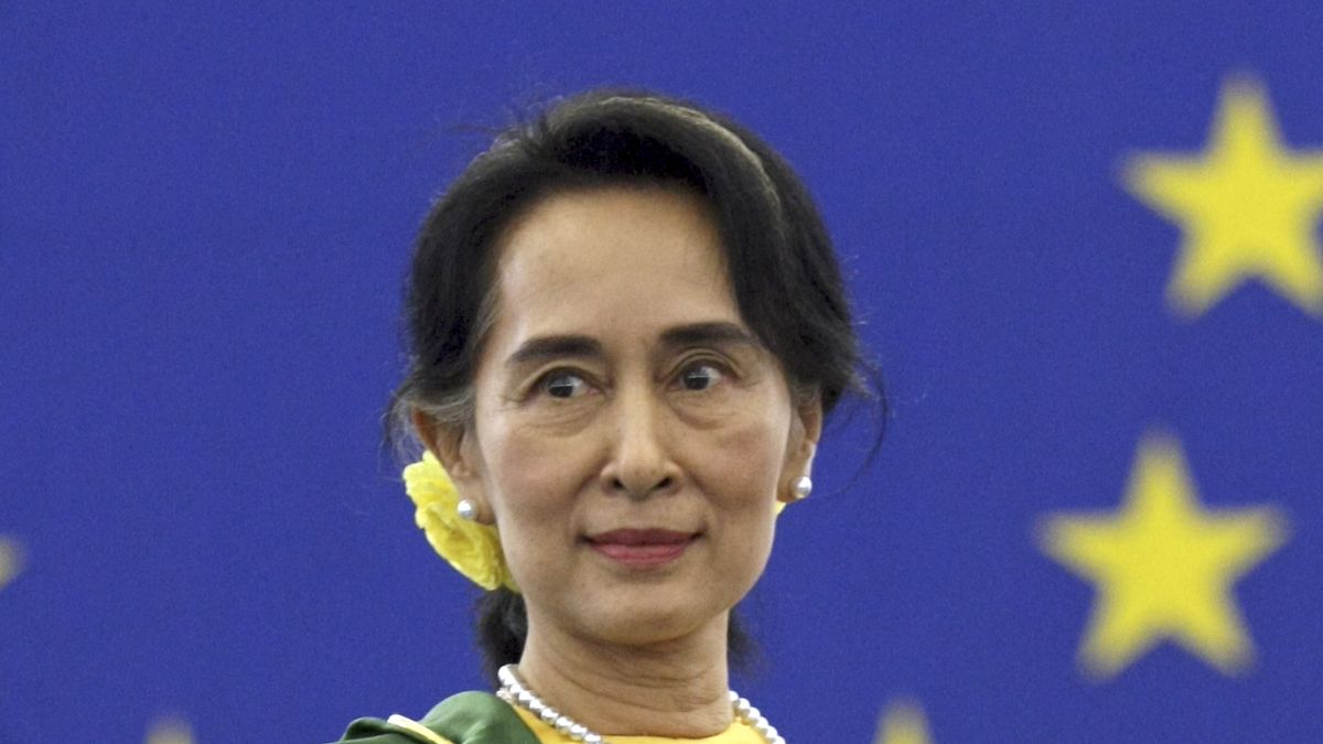 La UE retira el Premio Sájarov a la Premio Nobel de la Paz Aung San Suu Kyi
