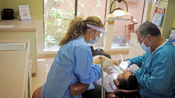 تاثیر کرونا بر سلامت دهان و دندان تاثیر کرونا بر سلامت دهان و دندان