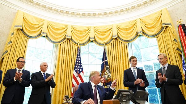 Trump und Vertraute im Weißen Haus Trump und Vertraute im Weißen Haus