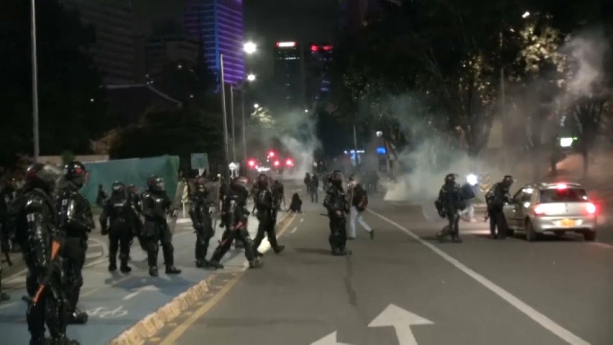 Harmadik napja tüntetnek a rendőri brutalitás ellen Bogotában