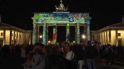 Berlin erstrahlt im bunten Licht: "Together we shine"