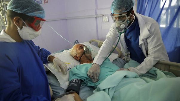 İç savaşın sürdüğü Yemen'in başkenti Sana'da bir koronavirüs hastası. İç savaşın sürdüğü Yemen'in başkenti Sana'da bir koronavirüs hastası.