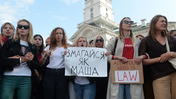 Женский марш в Минске: десятки задержанных Женский марш в Минске: десятки задержанных