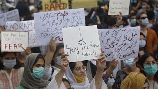 مظاهرة للتنديد بعملية اغتصاب جماعى لسيدة باكستانية