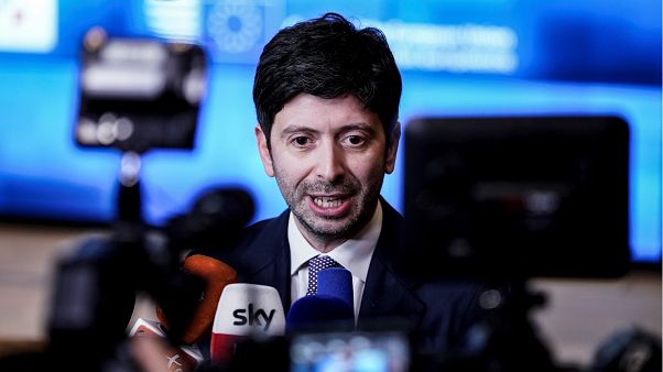İtalya Sağlık Bakanı Roberto Speranza, Covid-19 pandemisinin kış sonunda geride kalabileceğini söyledi. İtalya Sağlık Bakanı Roberto Speranza, Covid-19 pandemisinin kış sonunda geride kalabileceğini söyledi.