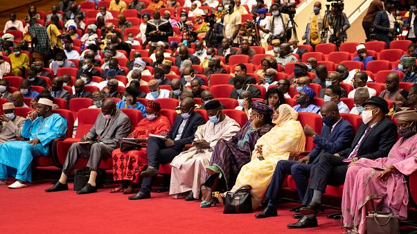 Des délégués participent à une conférence sur la transition vers un pouvoir civil à Bamako au Mali, le 10 septembre 2020 Des délégués participent à une conférence sur la transition vers un pouvoir civil à Bamako au Mali, le 10 septembre 2020