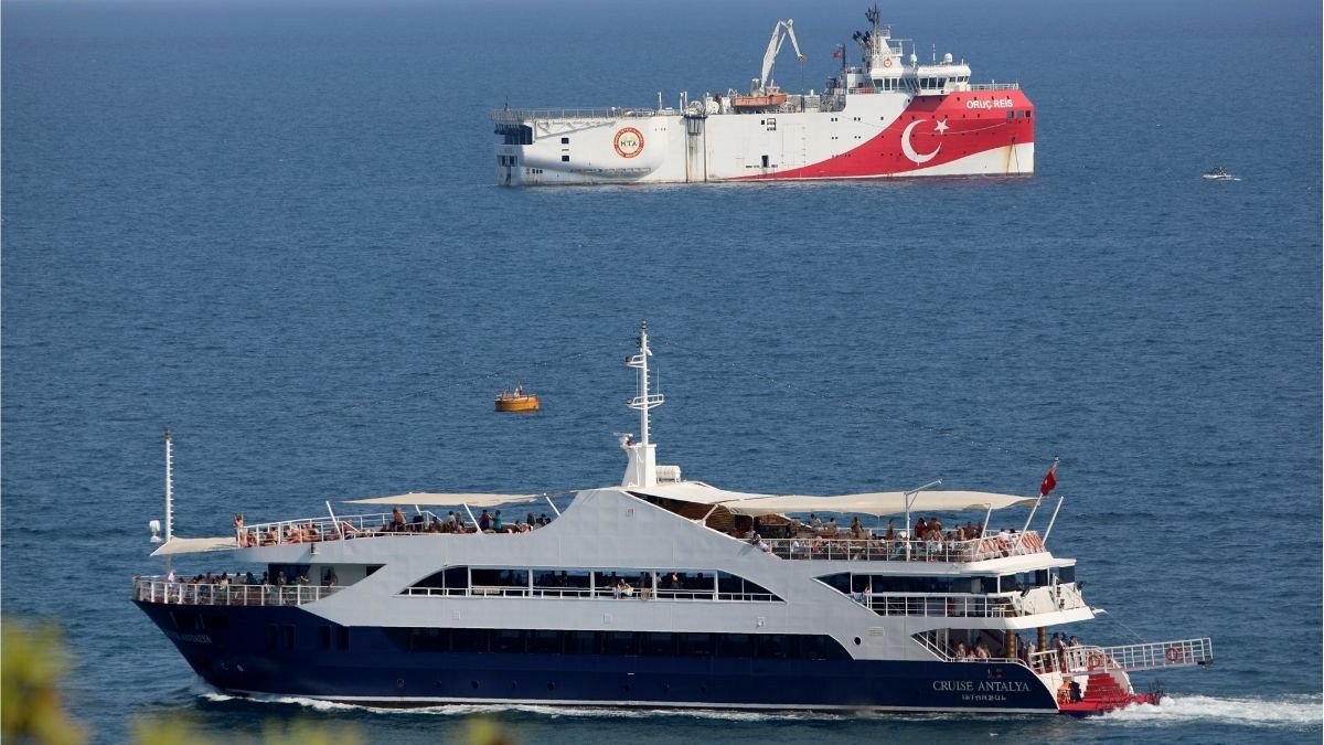 کشتی متعلق به ترکیه که از منطقه مورد اختلاف با یونان بازگشته است
